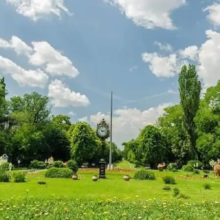 Luxury Studio Close To Old Town Unirii Square Very Quiet Best View Boulevard Bukarest