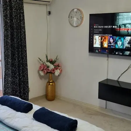 Апартаменти Luxury Studio Close To Old Town Unirii Square Very Quiet Best View Boulevard Бухарест