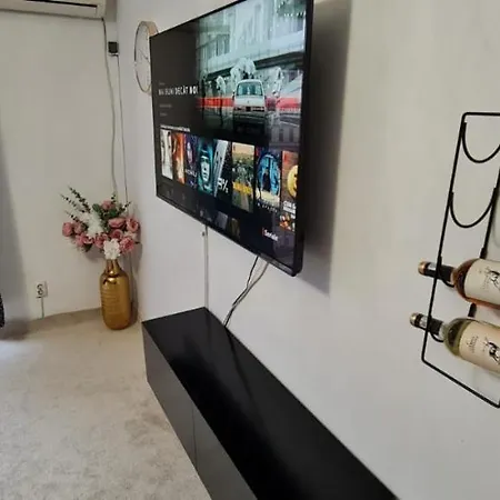 Апартаменти Luxury Studio Close To Old Town Unirii Square Very Quiet Best View Boulevard Бухарест