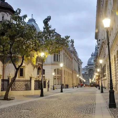 Luxury Studio Close To Old Town Unirii Square Very Quiet Best View Boulevard * Bukarest